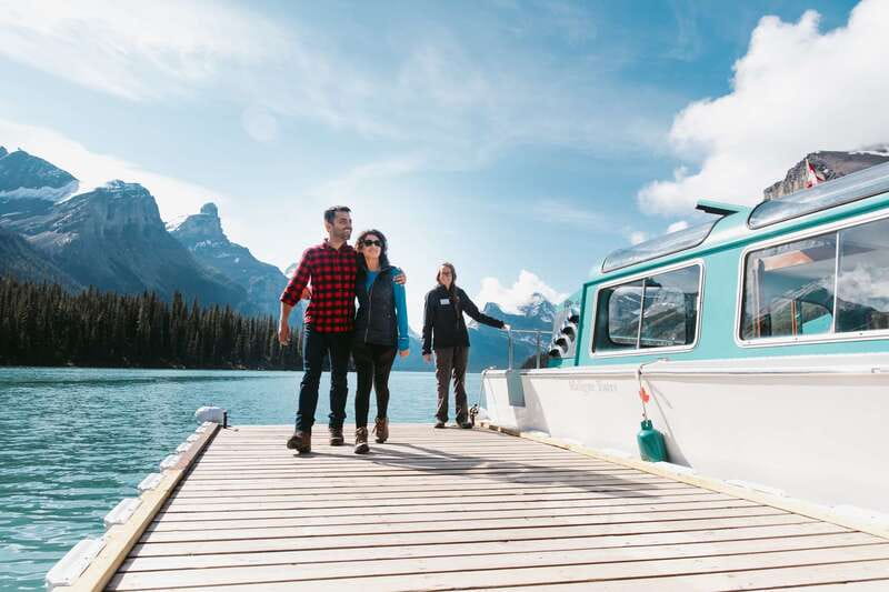 Jasper National Park: Maligne Lake Cruise With Guide - Spirit Island and the short walk ashore