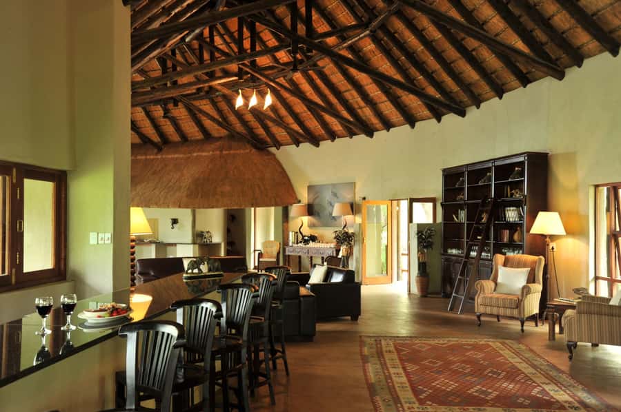 Johannesburg: 2-Day 4-Star Pilanesberg Safari - Day two: sunrise, breakfast, and one last search