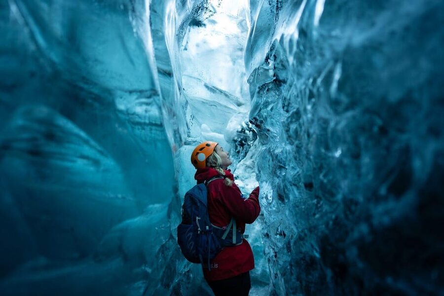 Jökulsárlón: Crystal Ice Cave Super Jeep Tour - Inside the changing blue ice