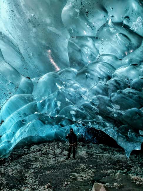 Jökulsárlón Ice Cave Tour - Inside Vatnajökull glacier - The short walk and the gear you receive