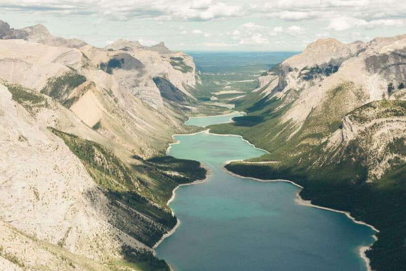 Kananaskis: 30-Minute Heli Tour of Minnewanka Lake and Banff - Ghost River and the eastern Rocky Mountain Front