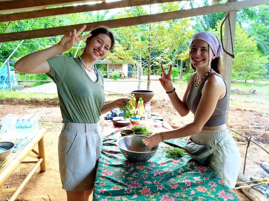 Khao Sok: Private Bamboo Rafting & Jungle Cooking Adventure - A quiet start on the Khao Sok river