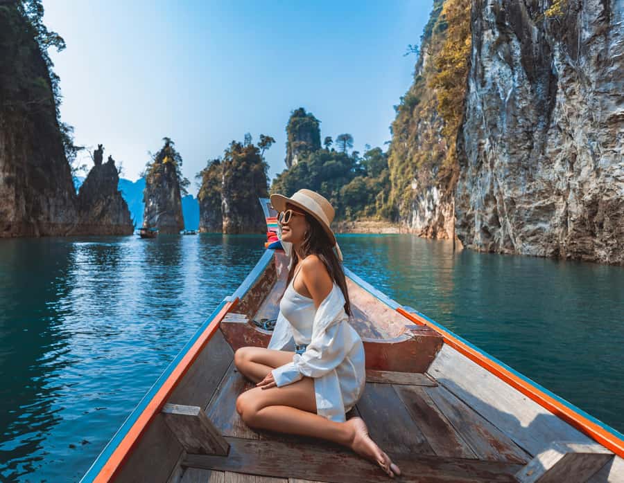 Khao Sok: Private Longtail Boat Tour at Cheow Lan Lake - Swimming at Nang Prai Raft House