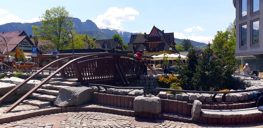 Krakow: Zakopane, Funicular, Cheese, and Highland Day Trip - Practical Tips for a Smoother Day