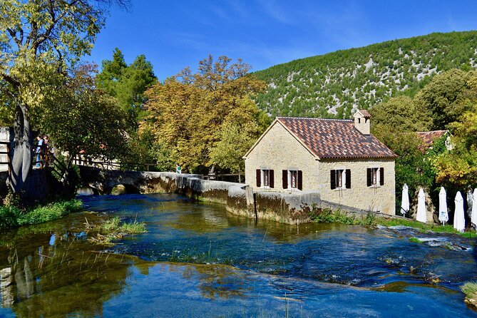 Krka waterfalls tour from Split - blue & green oasis - The transfer to Skradin and time by the water
