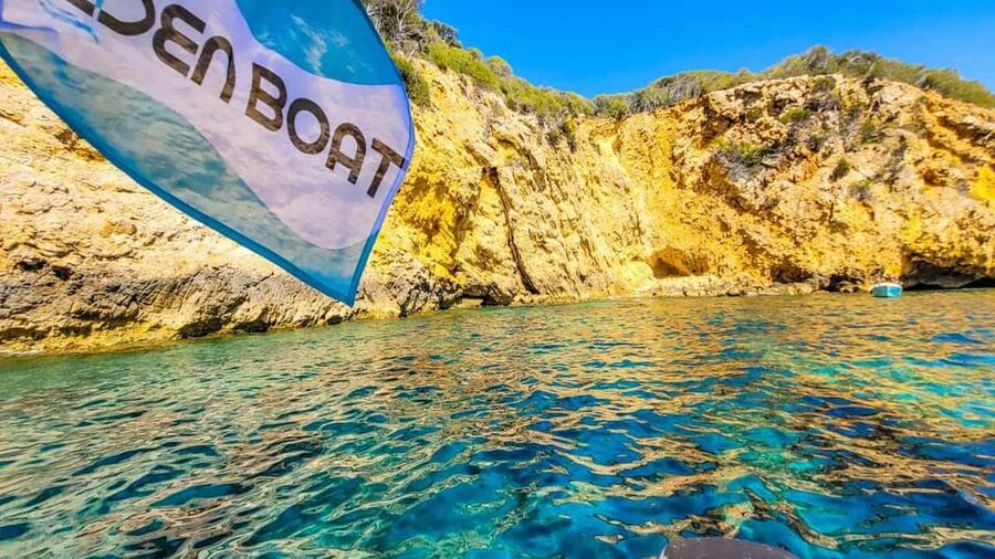 La Ciotat: Calanques Afternoon Boat Tour with Snorkeling - Port Pin and the famous En-Vau cove