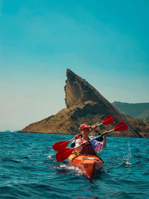 La Ciotat: Calanques National Park Guided Kayak Tour - What the guides add to the experience