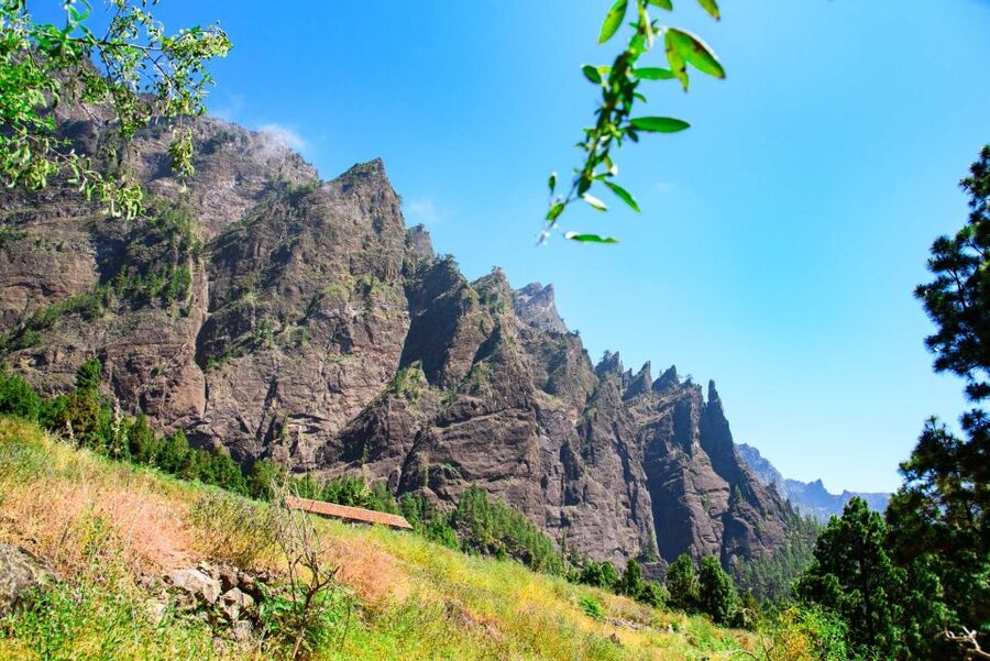 La Palma: Caldera de Taburiente National Park Guided Hike - Leaving through Las Angustias ravine
