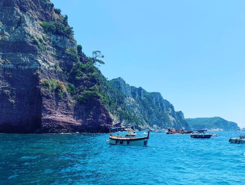 La Spezia: Cinque Terre and Portovenere Full-Day Boat Tour - Monterosso gives you the only long shore break