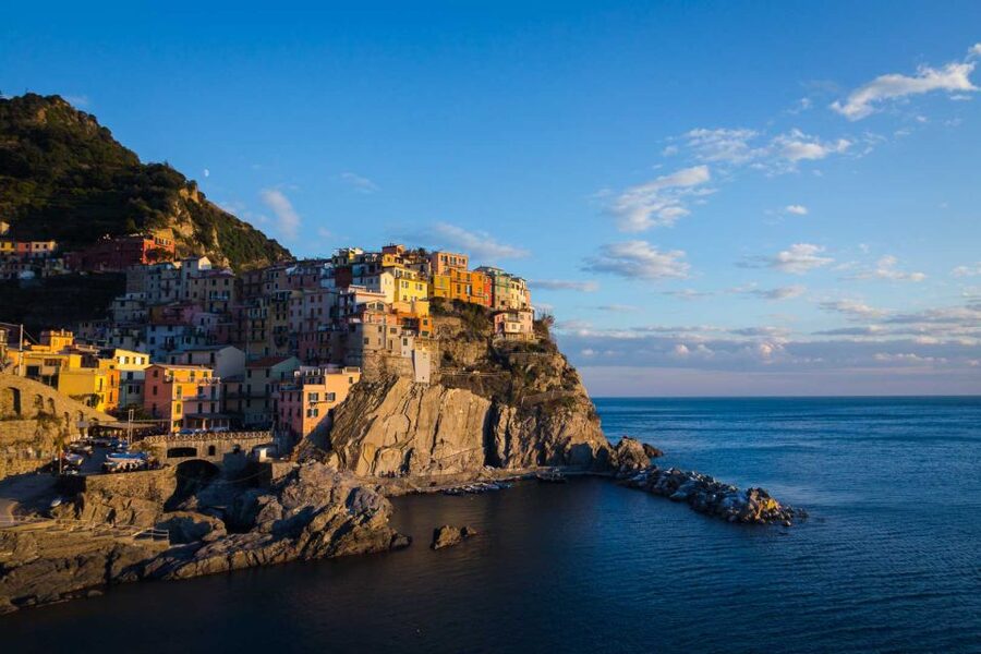 La Spezia: Cinque Terre and Portovenere Full-Day Boat Tour - Food, music, and the feel on board