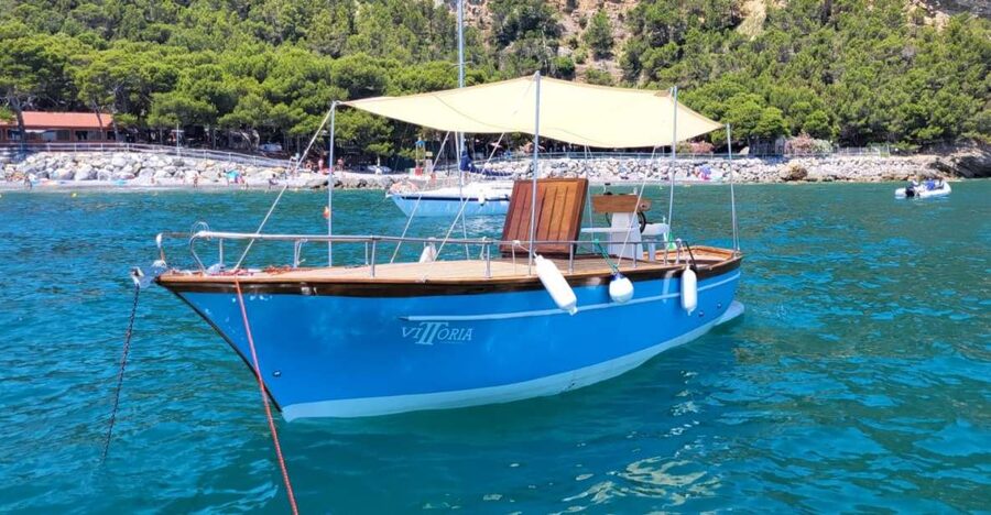 La Spezia: Cinque Terre and Portovenere Full-Day Boat Tour - Portovenere, Byron’s Cave, and the red rocks