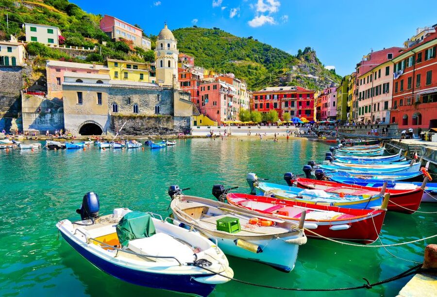 La Spezia: Cinque Terre Guided Hiking Tour - Riomaggiore closes the route