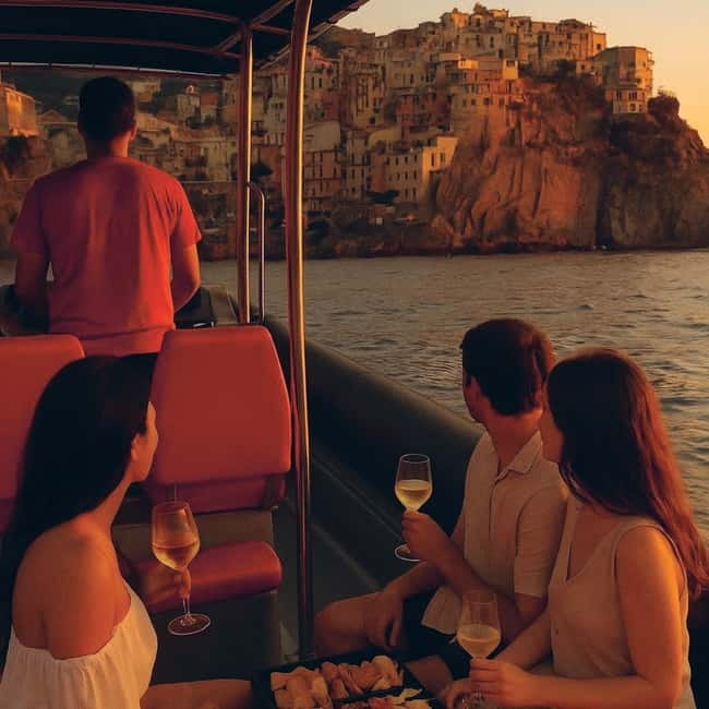 La Spezia: Cinque Terre Sunset Boat Tour with Appetizers - Key points at a glance