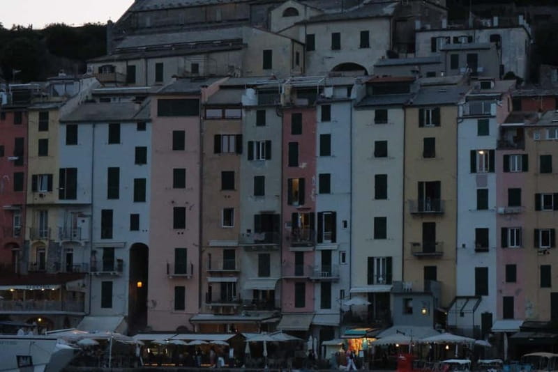 La Spezia: Cinque Terre Sunset Boat Tour with Appetizers - How the small group changes the experience