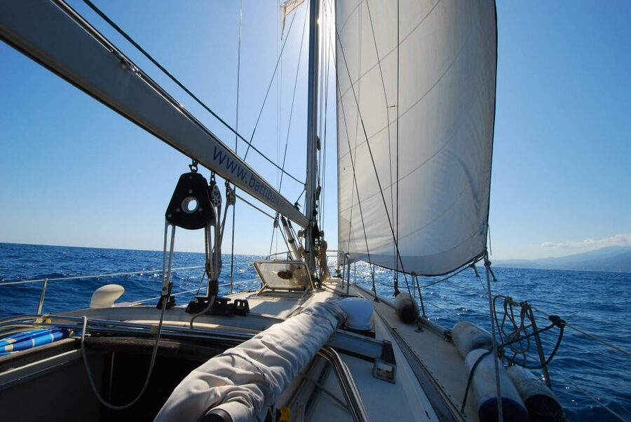 La Spezia: Full-Day Cinque Terre Sailing Tour - Leaving La Spezia across the Gulf of Poets