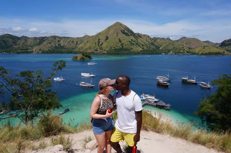 Labuan Bajo: 2D1N Komodo & Pink Beach Shared Boat Tour - Day two: Padar sunrise and Pink Beach