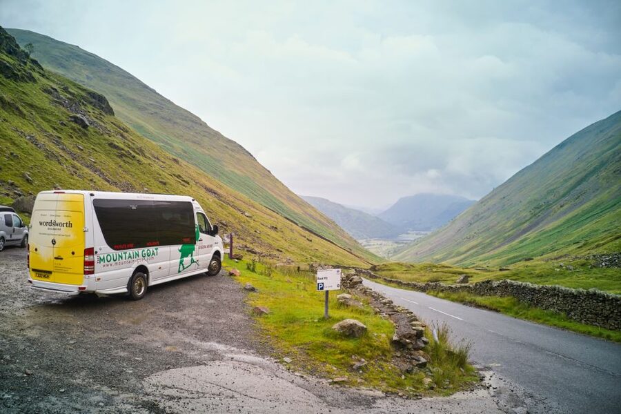Lake District: Six Lakes Morning Tour from Windermere - Guide quality and the mini-coach experience