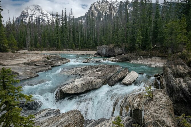 Lake Louise Moraine Lake Emerald Lake Yoho Banff National Park - Lake Louise gives you the classic postcard view