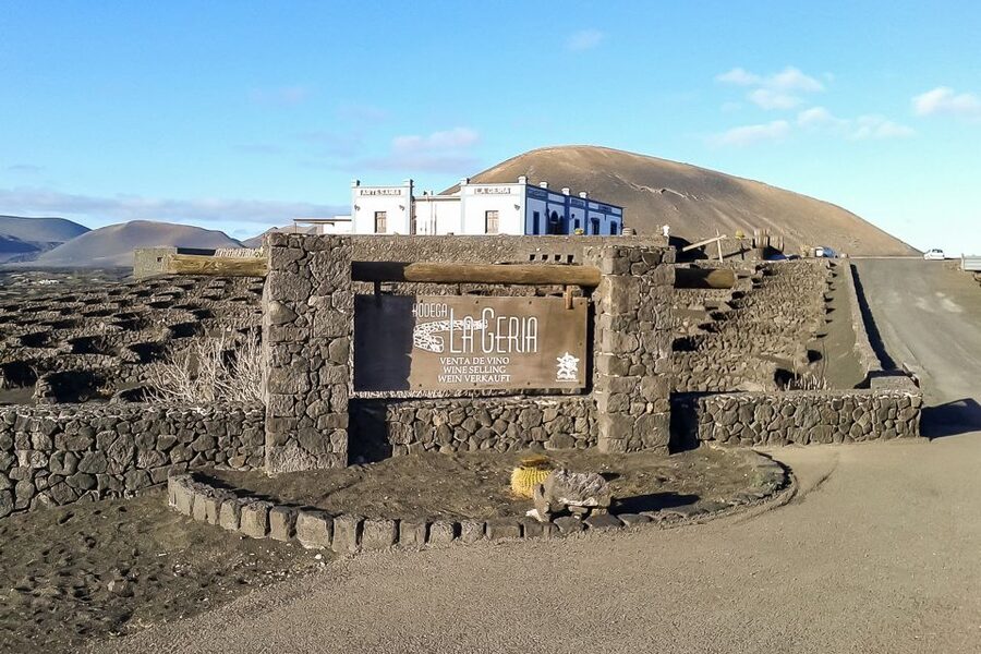Lanzarote: Timanfaya National Park Volcanic Craters Tour - What to bring and what to expect