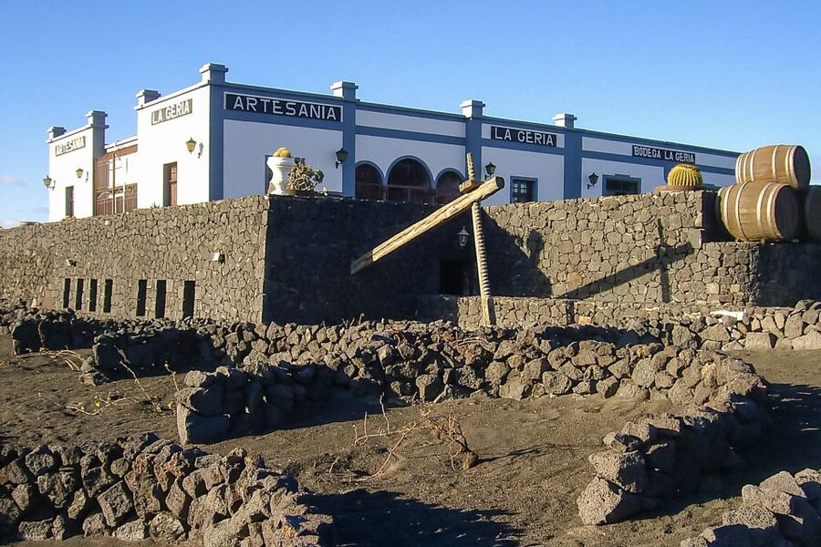 Lanzarote: Timanfaya Park and Jameos del Agua Full-Day Tour - Lunch and the real cost of the day