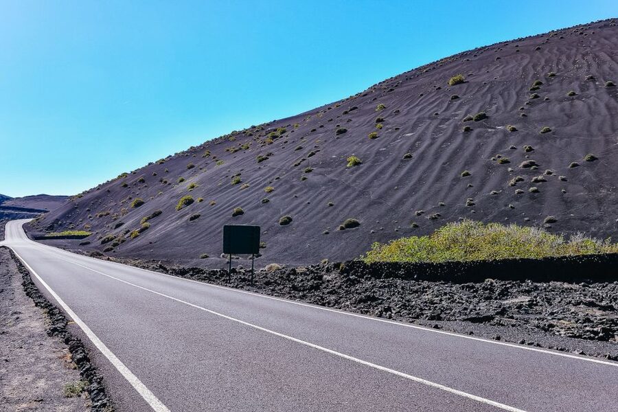 Lanzarote: Volcanos of Timanfaya and Caves Tour with Lunch - Yaiza lunch and the practical middle of the day