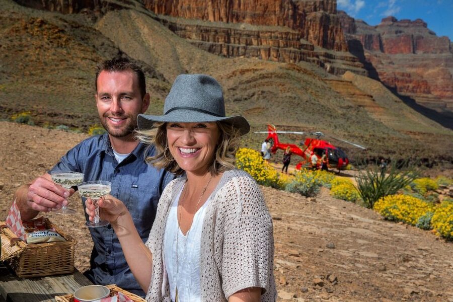 Las Vegas: Grand Canyon Helicopter Landing Tour - The pilots make a real difference
