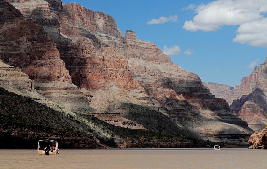 Las Vegas: Grand Canyon Helicopter Ride, Boat Tour & Skywalk - The return flight to Boulder City