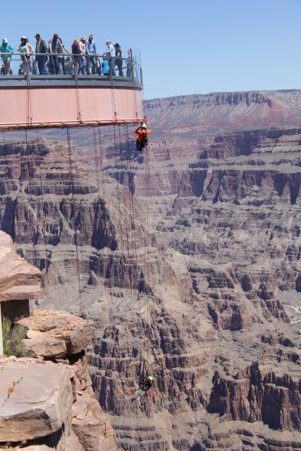 Las Vegas: Grand Canyon in Spanish with Skywalk and Lunch - Joshua trees and the Mojave Desert