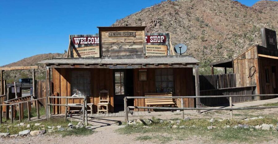 Las Vegas: Grand Canyon Ranch Tour with Horseback/Wagon Ride - A quick stop at Hoover Dam