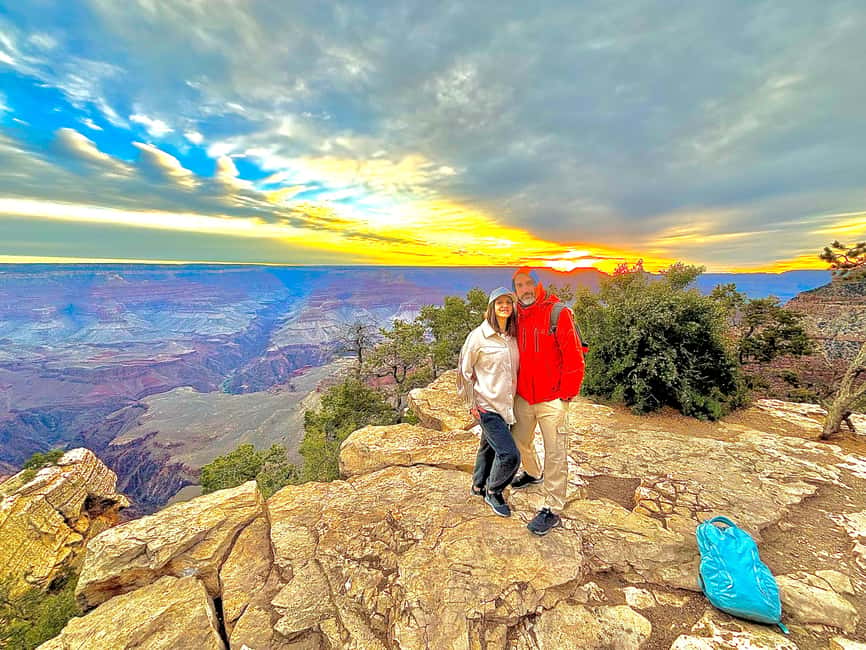 Las Vegas > Grand Canyon Sunrise + Antelope + Horseshoe Bend - Antelope Canyon with a Navajo guide