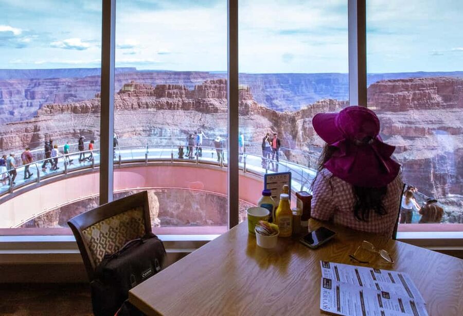 Las Vegas: Grand Canyon West & Hoover Dam Tour + Breakfast - Eagle Point and the optional Skywalk