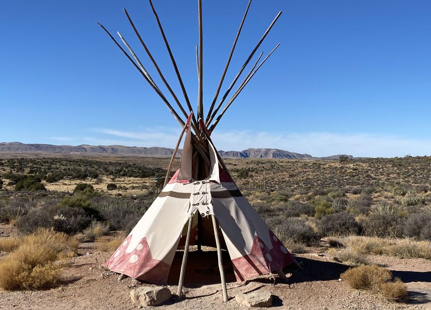 Las Vegas:Grand Canyon West Tour, Ranch Lunch, Skywalk Entry - Ranch lunch with Singing Cowboy Dave