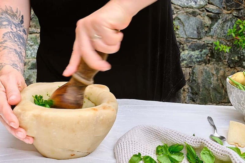 Levanto, Cinque terre: Fresh Pasta and Pesto cooking class - Making corzetti and fresh pasta