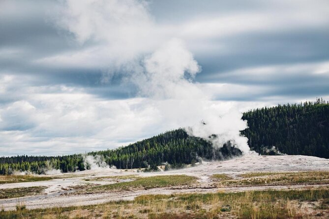 Lower Loop Van Tour from West Yellowstone: Grand Prismatic and Old Faithful - Key points to know before booking