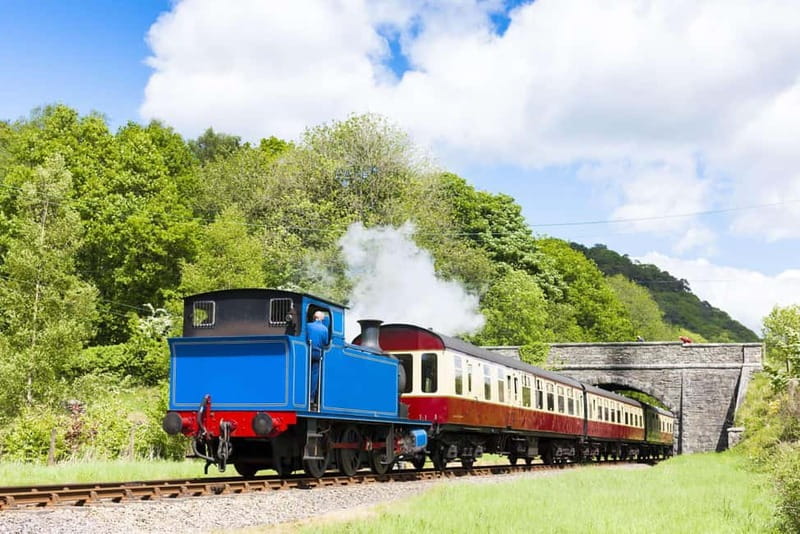 Manchester: Lake District Tour with Lake Cruise - The two-hour ride north into Cumbria