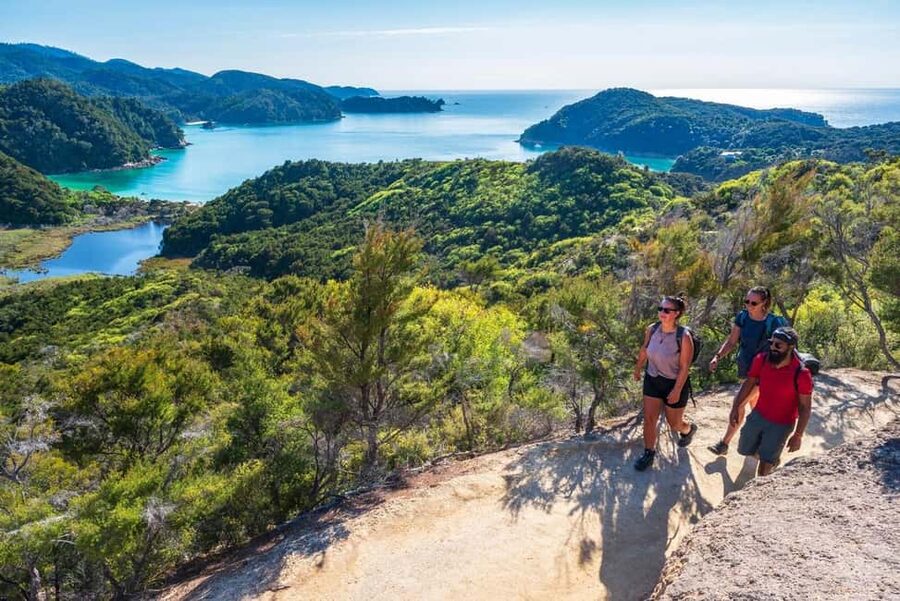 Marahau: Abel Tasman Kayaks Kayak and Walk - Key points at a glance
