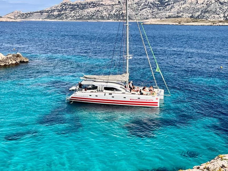 Marseille: Calanques Catamaran Cruise, Picnic, & Swimming - Leaving from Port de la Pointe Rouge