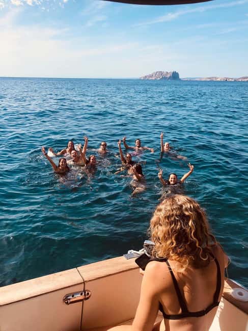 Marseille: Calanques Eco Boat Cruise with Lunch and Wine - A quieter way to reach the Calanques