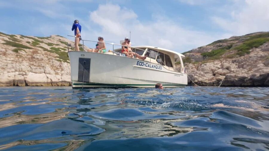 Marseille: Calanques National Park Boat Trip with Swimming - Swimming and snorkeling in the coves