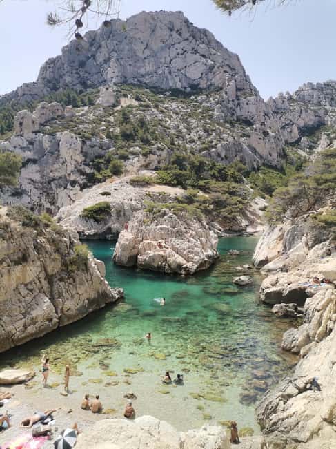Marseille: Calanques National Park Guided Hike with Picnic - What the five-hour route feels like