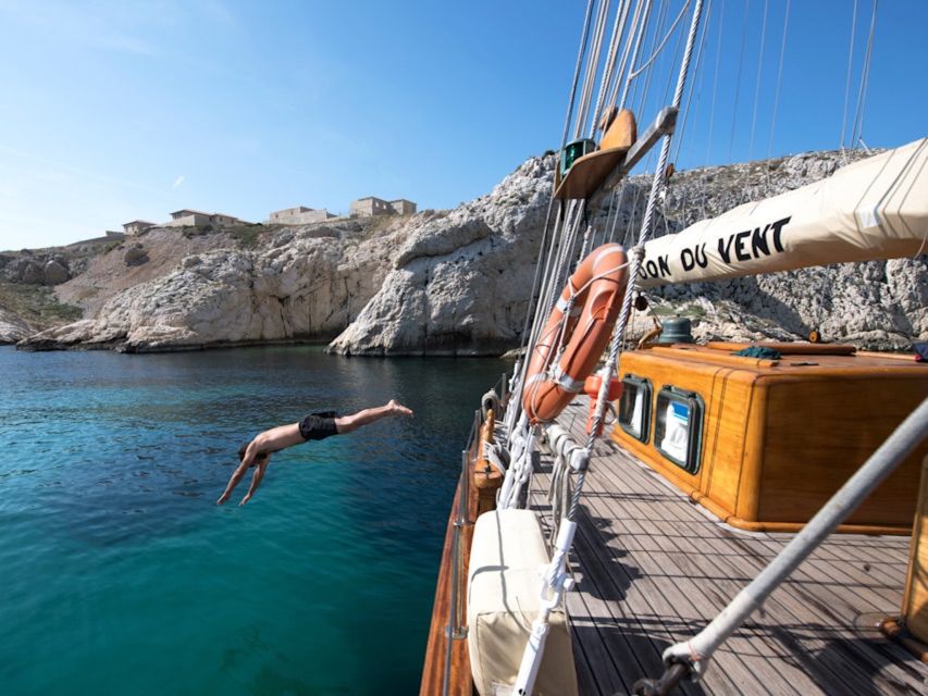 Marseille: Calanques Sailing Day Trip with Lunch and Wine - A historic yacht leaves Marseille