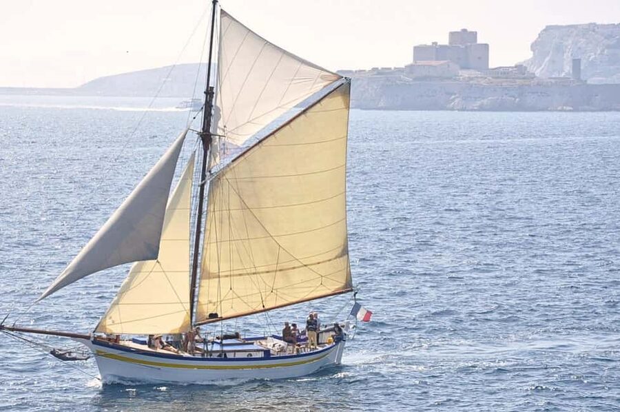 Marseille: Château d'If and Frioul Calanques Sailing Cruise - The Frioul archipelago, islands close to Marseille