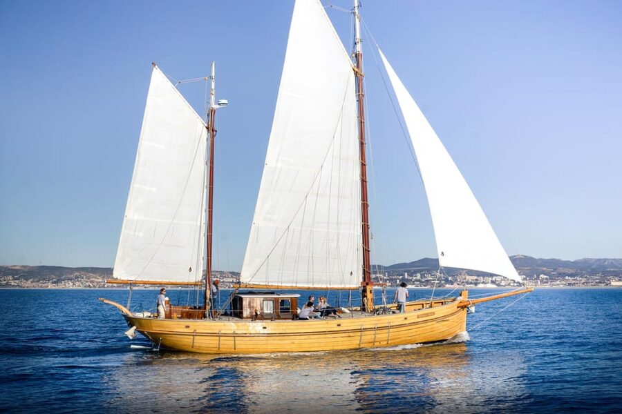 Marseille: Day sailing in the heart of the Calanques with organic lunch and wine - A full day in the Calanques, not just a boat ride