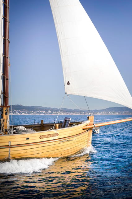 Marseille: Day sailing in the heart of the Calanques with organic lunch and wine - Is $153 a fair price?