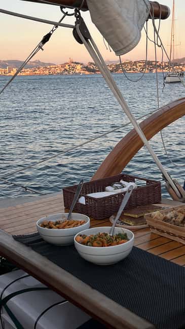 Marseille: Evening sailboat trip to the Calanques du Frioul with buffet and organic wine - Key points to know before you book