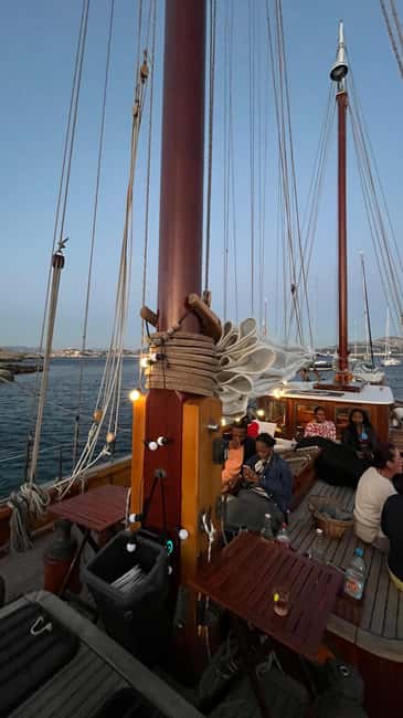 Marseille: Evening sailboat trip to the Calanques du Frioul with buffet and organic wine - Why the Frioul islands make a strong evening outing