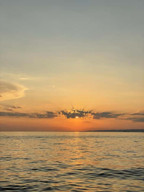 Marseille: Evening sailboat trip to the Calanques du Frioul with buffet and organic wine - Who will enjoy this sailing trip most
