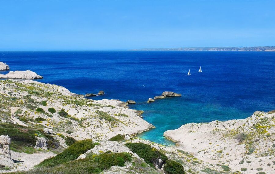 Marseille: Frioul Calanques Sailing Trip - Sailing out from the Mucem dock