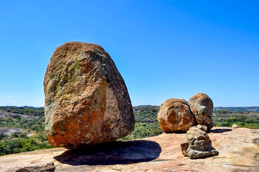 Matobo Hills Day Trip with Rhino Tracking - Balancing rocks, sacred sites, and World’s View