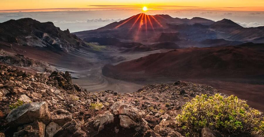 Maui: Sunrise & Breakfast Tour to Haleakala National Park - The climb through Upcountry Maui